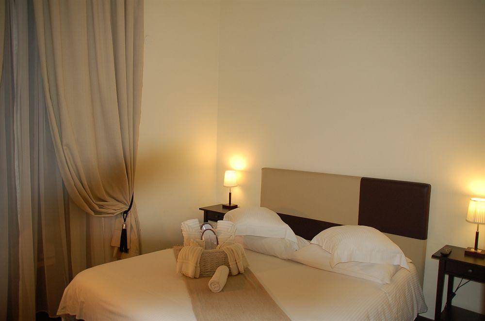 Plebiscito Apartment เนเปิลส์ ภายนอก รูปภาพ