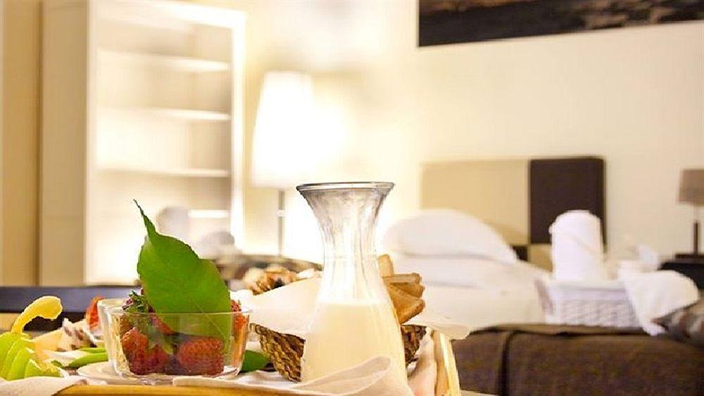 Plebiscito Apartment เนเปิลส์ ภายนอก รูปภาพ