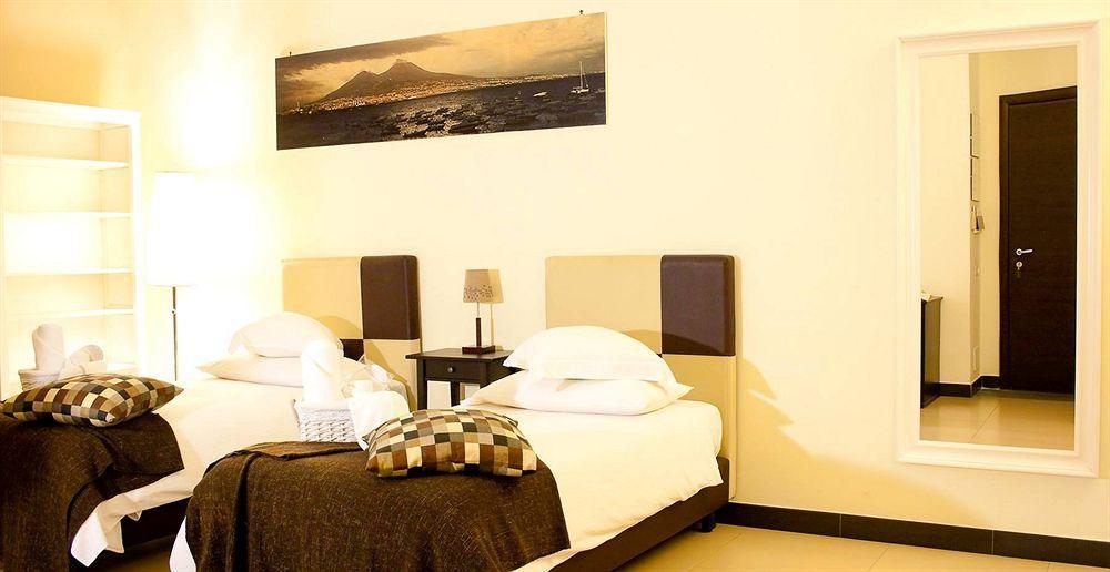 Plebiscito Apartment เนเปิลส์ ภายนอก รูปภาพ