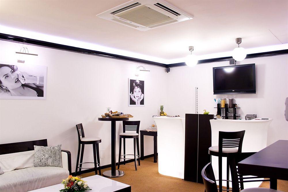 Plebiscito Apartment เนเปิลส์ ภายนอก รูปภาพ